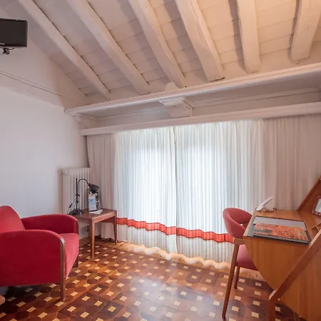 Santa Maria La Real Hotel 3*