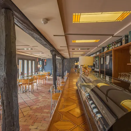 Santa Maria La Real 酒店 阿吉拉尔日波奥