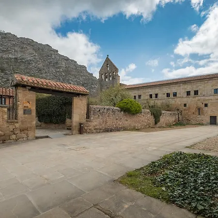 Hotel Santa Maria La Real 3*