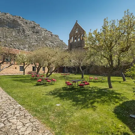 Santa Maria La Real 3* 阿吉拉尔日波奥