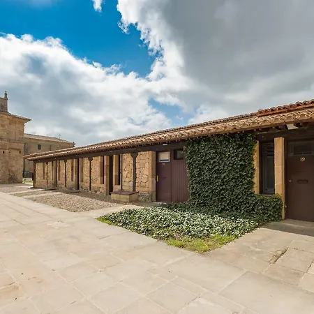 Santa Maria La Real Hotel 3*